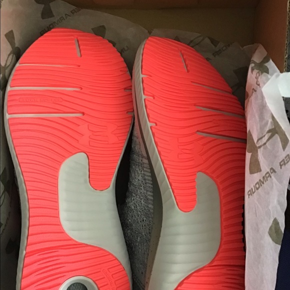 Under Armour W threadbourne blur running shoe - Picture 7 of 7